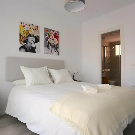 White Stones Premium Penthouse 6pax Apartment